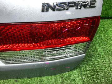 КРЫШКА БАГАЖНИКА НА HONDA INSPIRE UC1