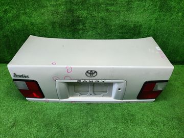 КРЫШКА БАГАЖНИКА НА TOYOTA CAMRY SV40