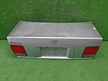 КРЫШКА БАГАЖНИКА НА TOYOTA CAMRY SV40