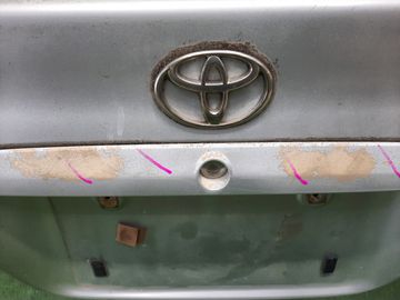 КРЫШКА БАГАЖНИКА НА TOYOTA COROLLA AE110