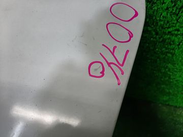 КРЫШКА БАГАЖНИКА НА TOYOTA PLATZ NCP12