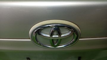 КРЫШКА БАГАЖНИКА НА TOYOTA COROLLA  AXIO NZE141