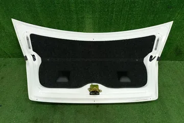 КРЫШКА БАГАЖНИКА НА TOYOTA COROLLA NZE121