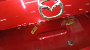 КРЫШКА БАГАЖНИКА НА MAZDA AXELA BM6FJ