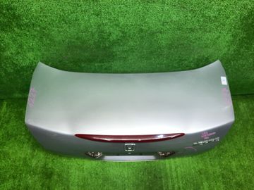 КРЫШКА БАГАЖНИКА НА HONDA INSPIRE UC1