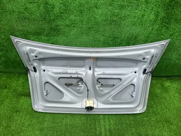 КРЫШКА БАГАЖНИКА НА TOYOTA COROLLA NZE121