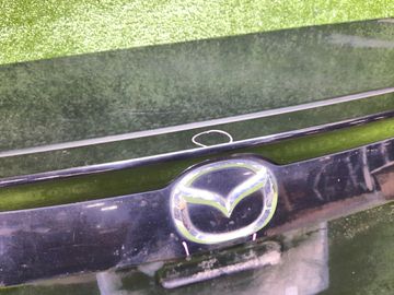 КРЫШКА БАГАЖНИКА НА MAZDA AXELA BYEFP
