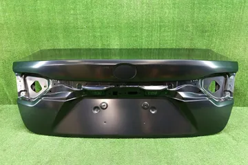 КРЫШКА БАГАЖНИКА НА TOYOTA COROLLA ZWE211