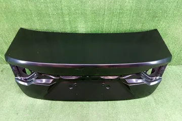КРЫШКА БАГАЖНИКА НА TOYOTA COROLLA ZWE211