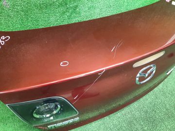 КРЫШКА БАГАЖНИКА НА MAZDA AXELA BK5P