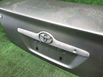 КРЫШКА БАГАЖНИКА НА TOYOTA COROLLA NZE121