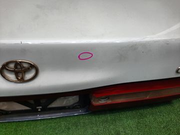 КРЫШКА БАГАЖНИКА НА TOYOTA CROWN JZS155