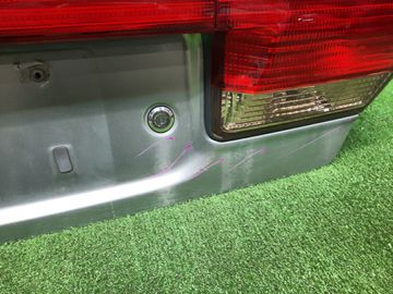 КРЫШКА БАГАЖНИКА НА NISSAN SUNNY FB15