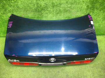 КРЫШКА БАГАЖНИКА НА TOYOTA CROWN GS151