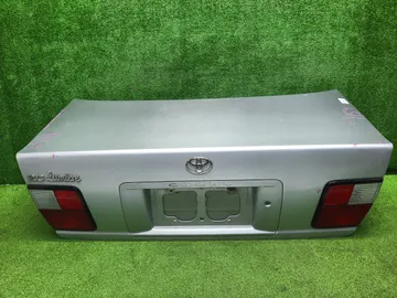 КРЫШКА БАГАЖНИКА НА TOYOTA CAMRY SV40