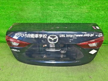 КРЫШКА БАГАЖНИКА НА MAZDA AXELA BM6FJ
