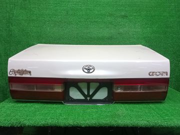 КРЫШКА БАГАЖНИКА НА TOYOTA CROWN JZS155