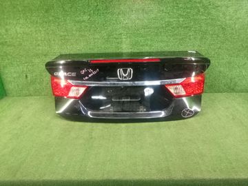 КРЫШКА БАГАЖНИКА НА HONDA GRACE GM6