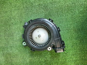 МОТОР ОХЛАЖДЕНИЯ БАТАРЕИ НА HONDA FIT GP1