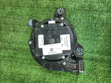 МОТОР ОХЛАЖДЕНИЯ БАТАРЕИ НА HONDA FIT GP1