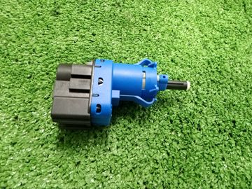 ДАТЧИК ВКЛЮЧЕНИЯ СТОП-СИГНАЛА НА MAZDA