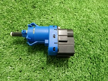 ДАТЧИК ВКЛЮЧЕНИЯ СТОП-СИГНАЛА НА MAZDA