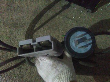 ЗАРЯДНОЕ УСТРОЙСТВО