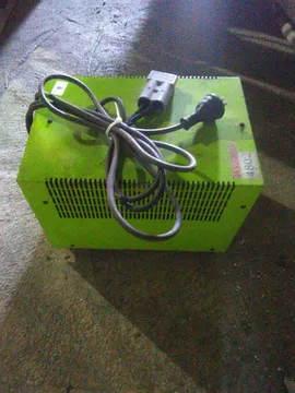 ЗАРЯДНОЕ УСТРОЙСТВО