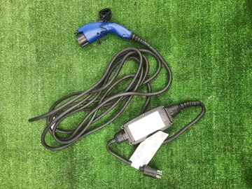 ЗАРЯДНОЕ УСТРОЙСТВО НА LEXUS UX300E KMA10 4KM