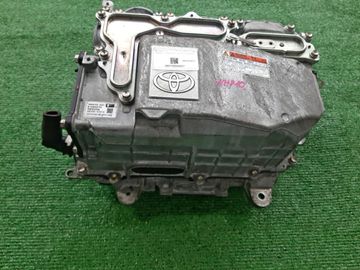 ИНВЕРТОР НА TOYOTA AQUA NHP10