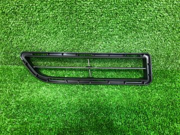 РЕШЕТКА БАМПЕРА НА TOYOTA HILUX GUN125