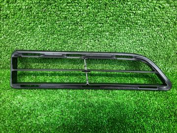 РЕШЕТКА БАМПЕРА НА TOYOTA HILUX GUN125