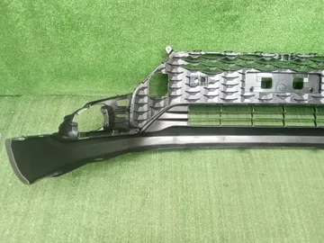 РЕШЕТКА БАМПЕРА НА TOYOTA COROLLA CROSS ZSG10