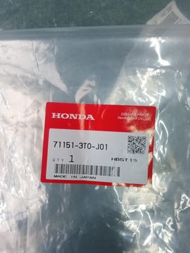 РЕШЕТКА БАМПЕРА НА HONDA STEPWGN RP7