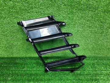 РЕШЕТКА БАМПЕРА НА TOYOTA LAND CRUISER VJA300W