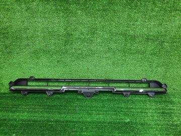 РЕШЕТКА БАМПЕРА НА TOYOTA LAND CRUISER VJA300W