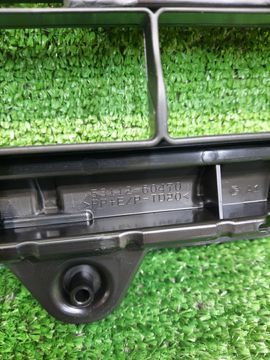 РЕШЕТКА БАМПЕРА НА TOYOTA LAND CRUISER VJA300W