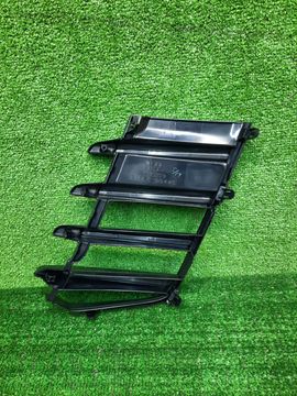 РЕШЕТКА БАМПЕРА НА TOYOTA LAND CRUISER VJA300W