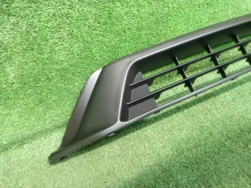 РЕШЕТКА БАМПЕРА НА SUBARU LEVORG VM4