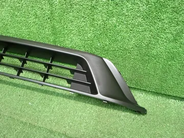 РЕШЕТКА БАМПЕРА НА SUBARU LEVORG VM4