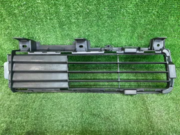РЕШЕТКА БАМПЕРА НА LEXUS GX460 URJ150