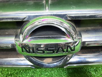 РЕШЕТКА РАДИАТОРА НА NISSAN STAGEA M35