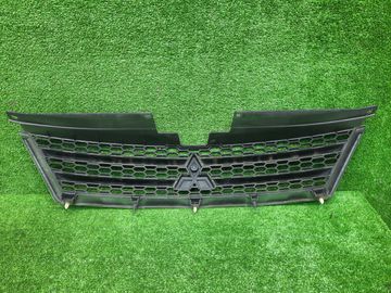 РЕШЕТКА РАДИАТОРА НА MITSUBISHI OUTLANDER CW5W