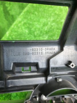 РЕШЕТКА РАДИАТОРА НА NISSAN NOTE E12