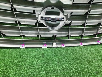 РЕШЕТКА РАДИАТОРА НА NISSAN SERENA C26