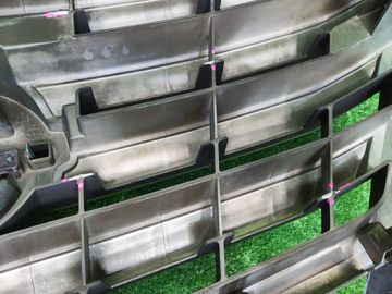 РЕШЕТКА РАДИАТОРА НА NISSAN SERENA C26