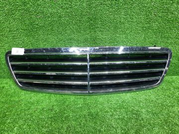 РЕШЕТКА РАДИАТОРА НА MERCEDES-BENZ C-CLASS W203