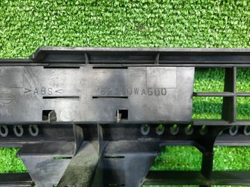 РЕШЕТКА РАДИАТОРА НА NISSAN AVENIR W11