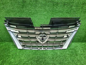 РЕШЕТКА РАДИАТОРА НА NISSAN SERENA C26