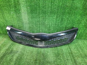 РЕШЕТКА РАДИАТОРА НА TOYOTA COROLLA FIELDER ZRE162G